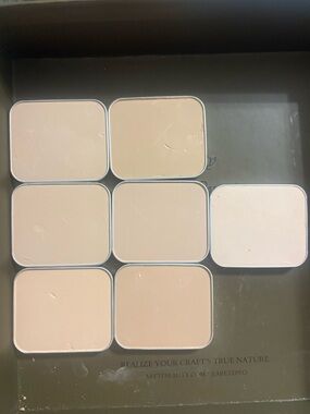 Bobbi Brown Skin Weightless Powder Foundation 🌵 various shades